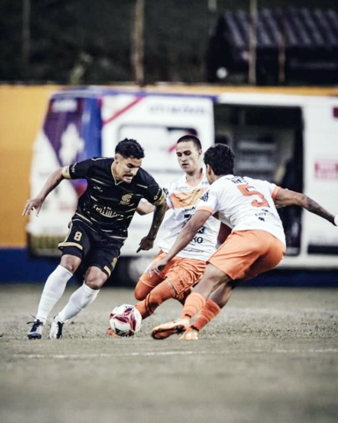 Patriotas é derrotado pelo Laranja Mecânica e perde a chance de assumir a liderança