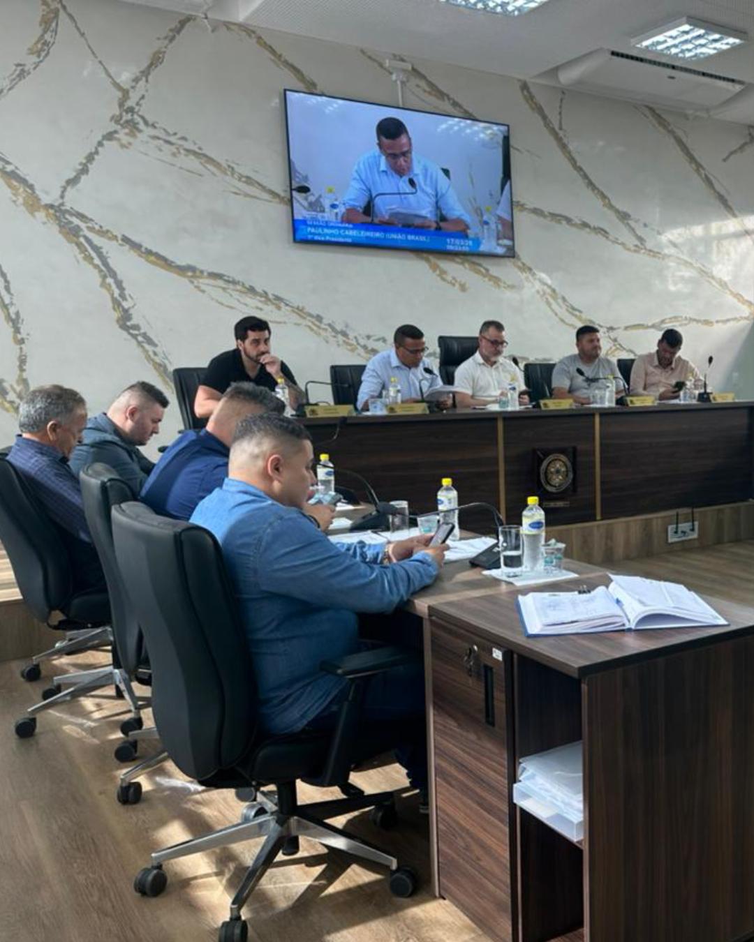 Após leitura integral, Câmara decide arquivar representação contra prefeito