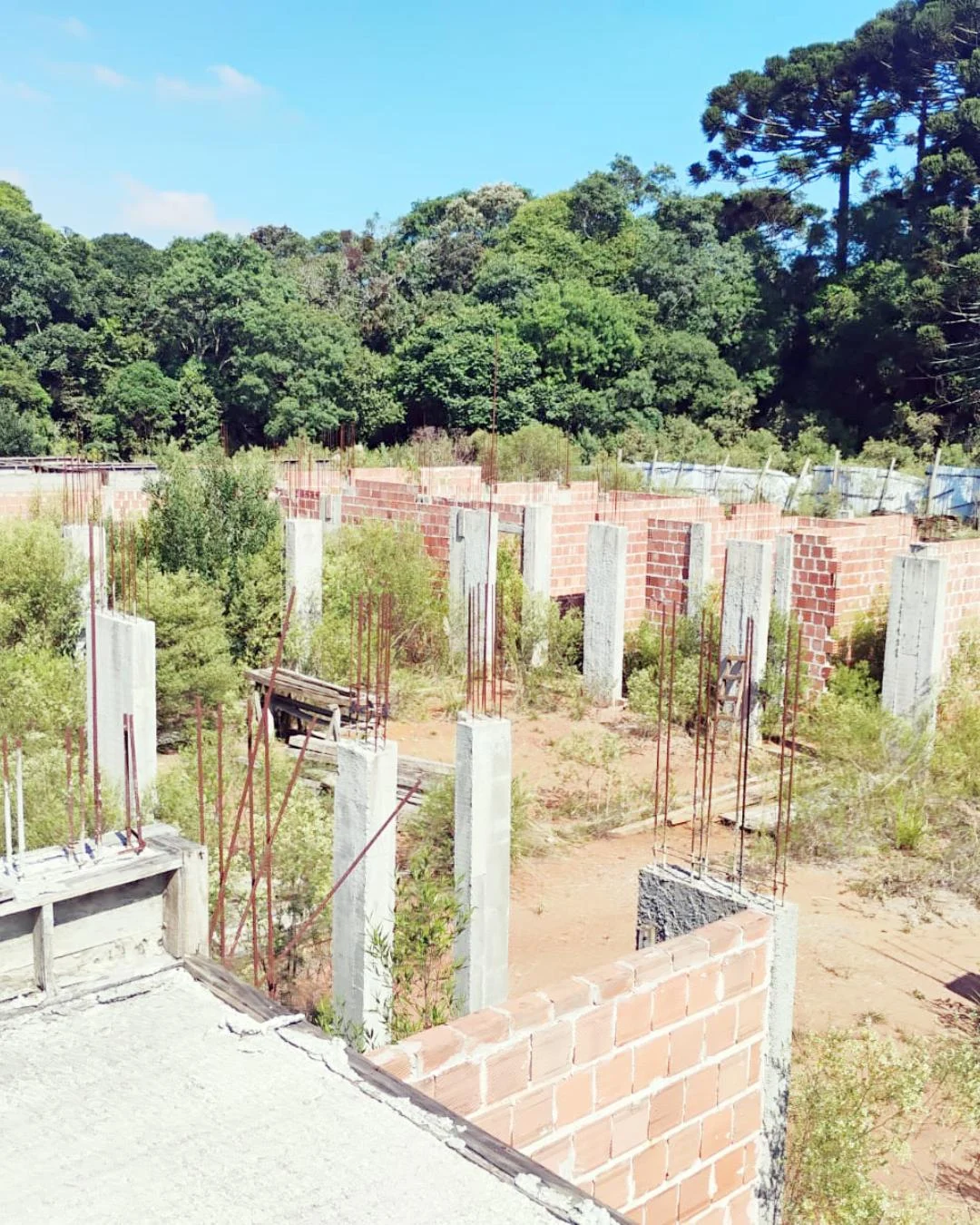 Abandonada pela gestão passada, obra do Cmei Vila Angélica será retomada