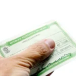 Eleitores têm menos de 30 dias para tirar, revisar, regularizar e transferir o Título Eleitoral