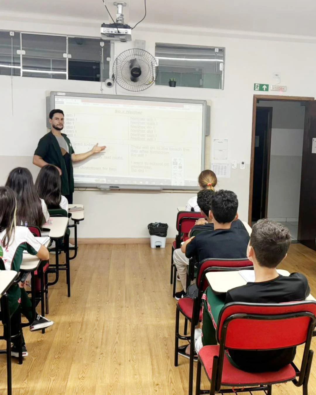 English For You abre novas turmas com inglês completo em até 2 anos