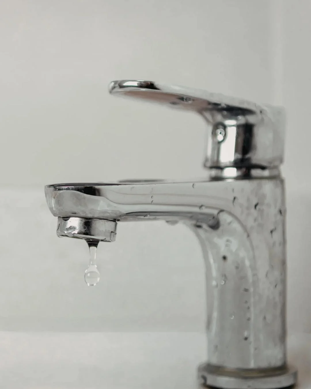 Manutenção da Sanepar deixa diversos bairros sem água em mais um fim de semana