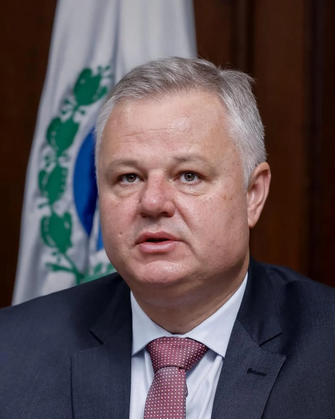 NP: Prefeito exonera diretores da Cohab e nomeia substituto