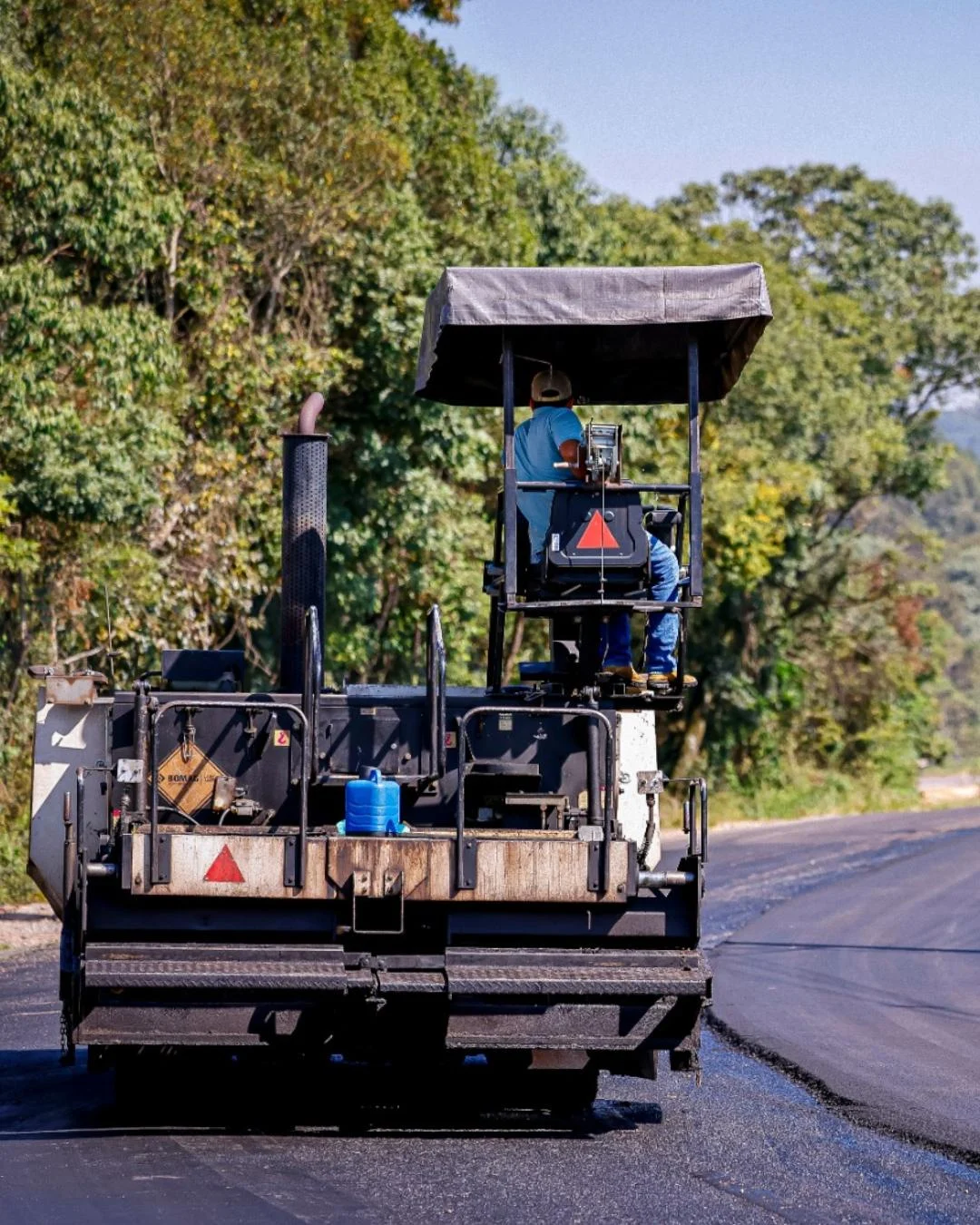 Prefeitura de Araucária conclui novo trecho de recapeamento no Capela Velha