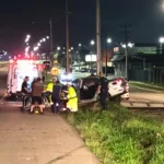 Homem morre após colidir com carro contra poste na BR-476, próximo ao PROCON