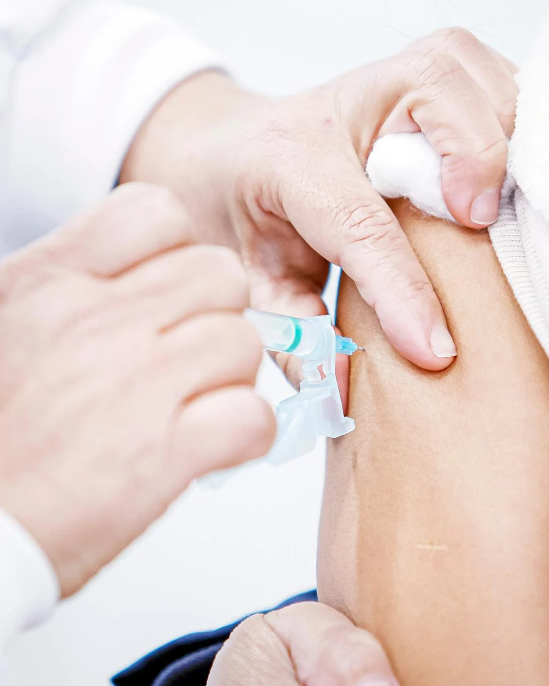 Saúde descarta surto de H1N1 no município, porém orienta as pessoas a se vacinarem