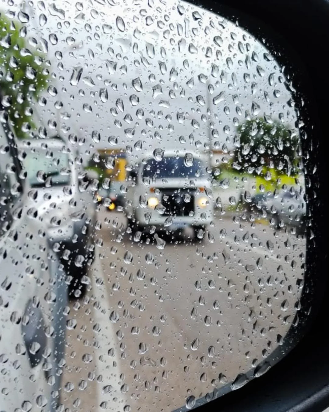 Último fim de semana do mês será marcado com temperatura alta e chuva no domingo (26)