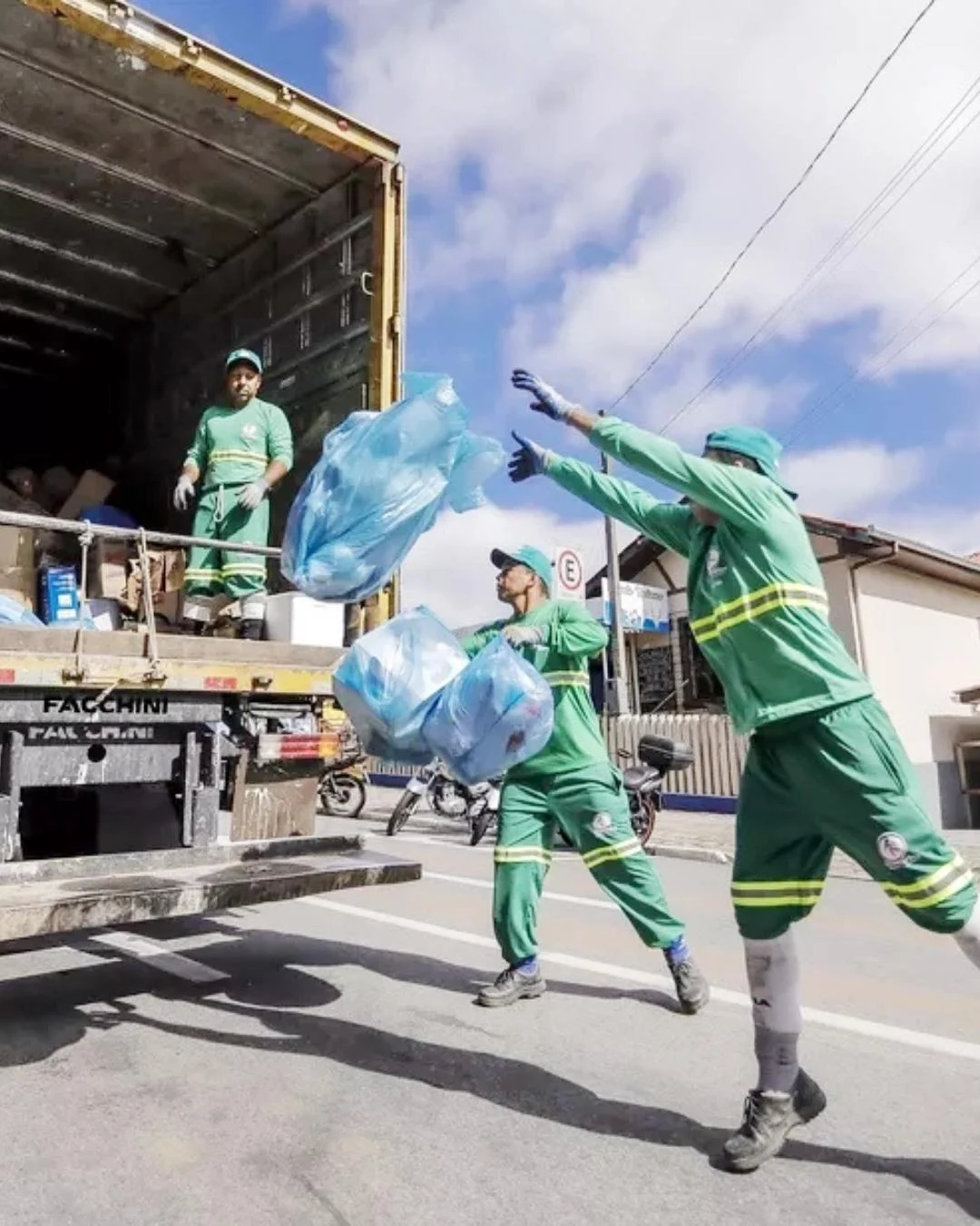 Veja o dia e horário em que o caminhão da coleta de recicláveis vai passar no seu bairro