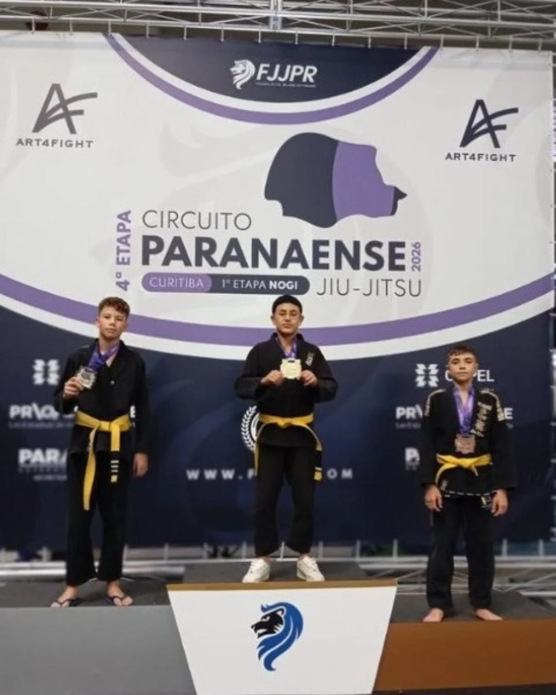 Atletas de jiu-jitsu conquistam medalhas na 4ª etapa do Circuito Paranaense