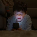 Coluna da SMAS: Celular sem supervisão os riscos que começam nas redes