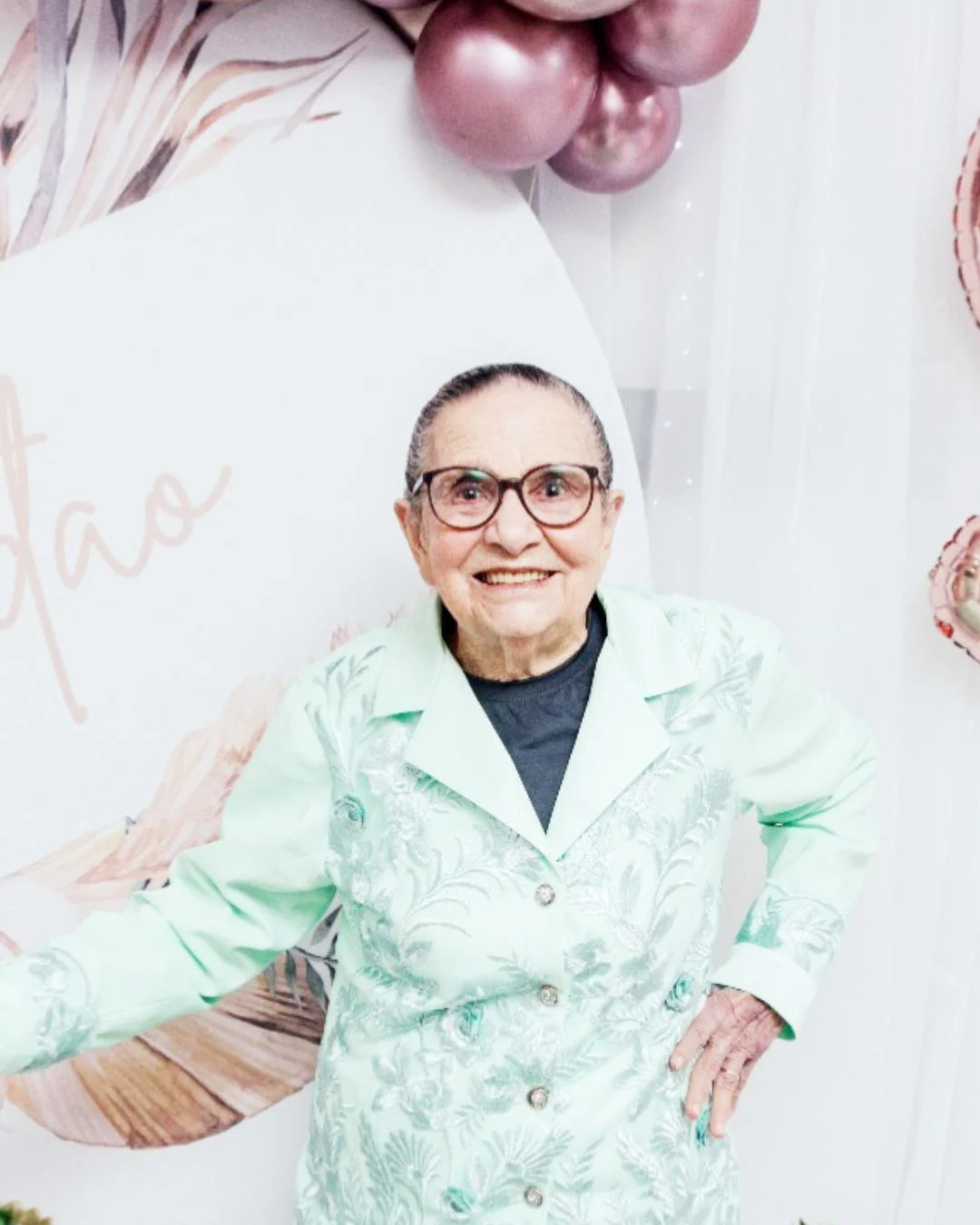 Família comemora aniversário de 90 anos de dona Alvina Gomes Texeira