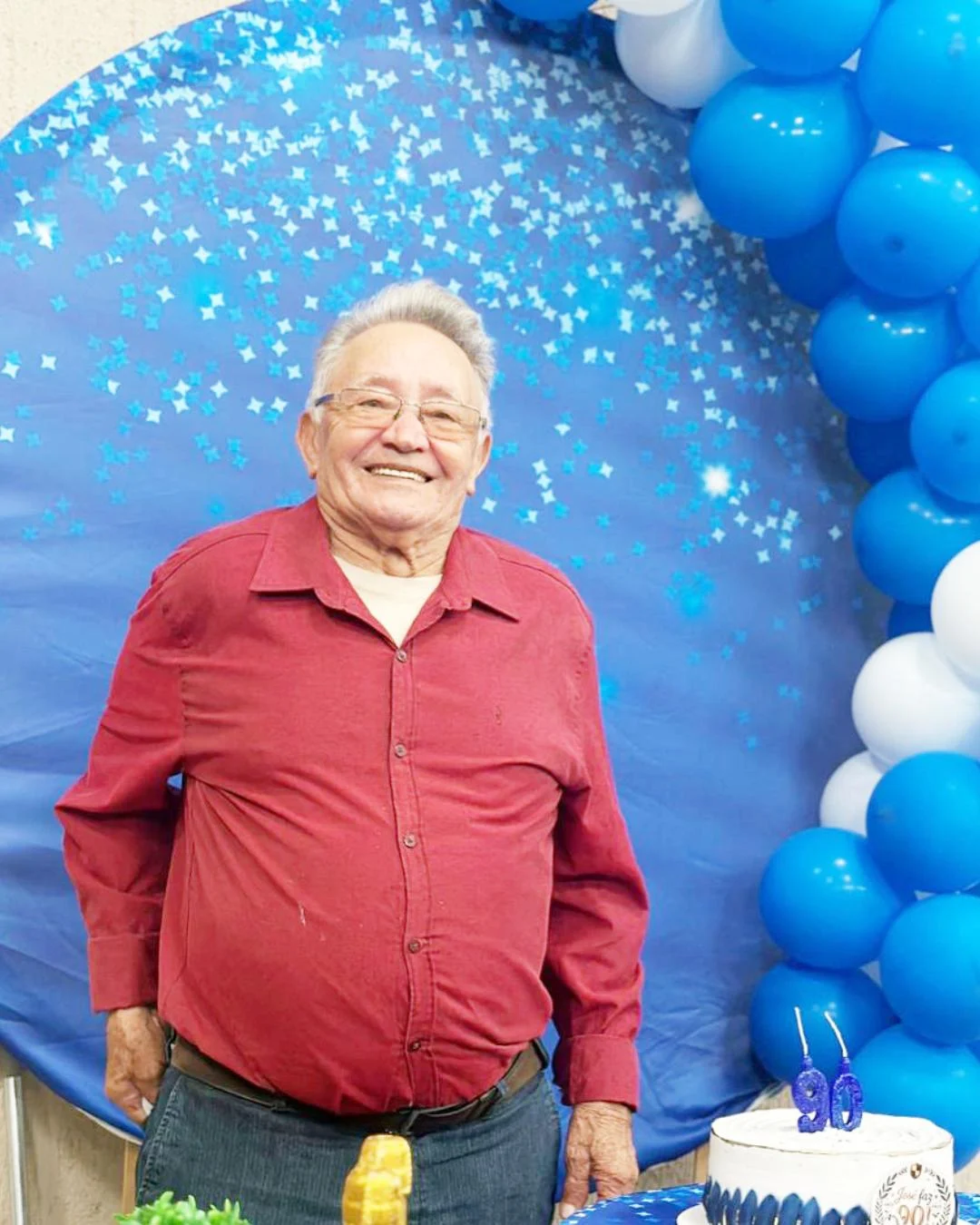 Seu José Sena completa 90 anos com uma grande festa para familiares e amigos