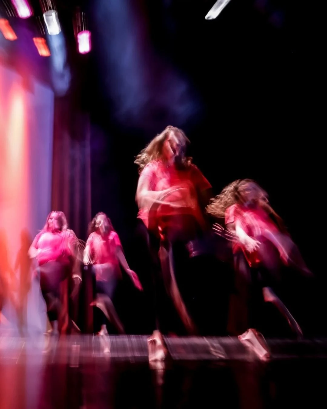 Teatro da Praça recebe espetáculo de dança contemporânea “Quem Sou Eu?” no fim de semana