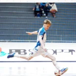 Atleta que começou a jogar em Araucária hoje brilha no Pato Futsal
