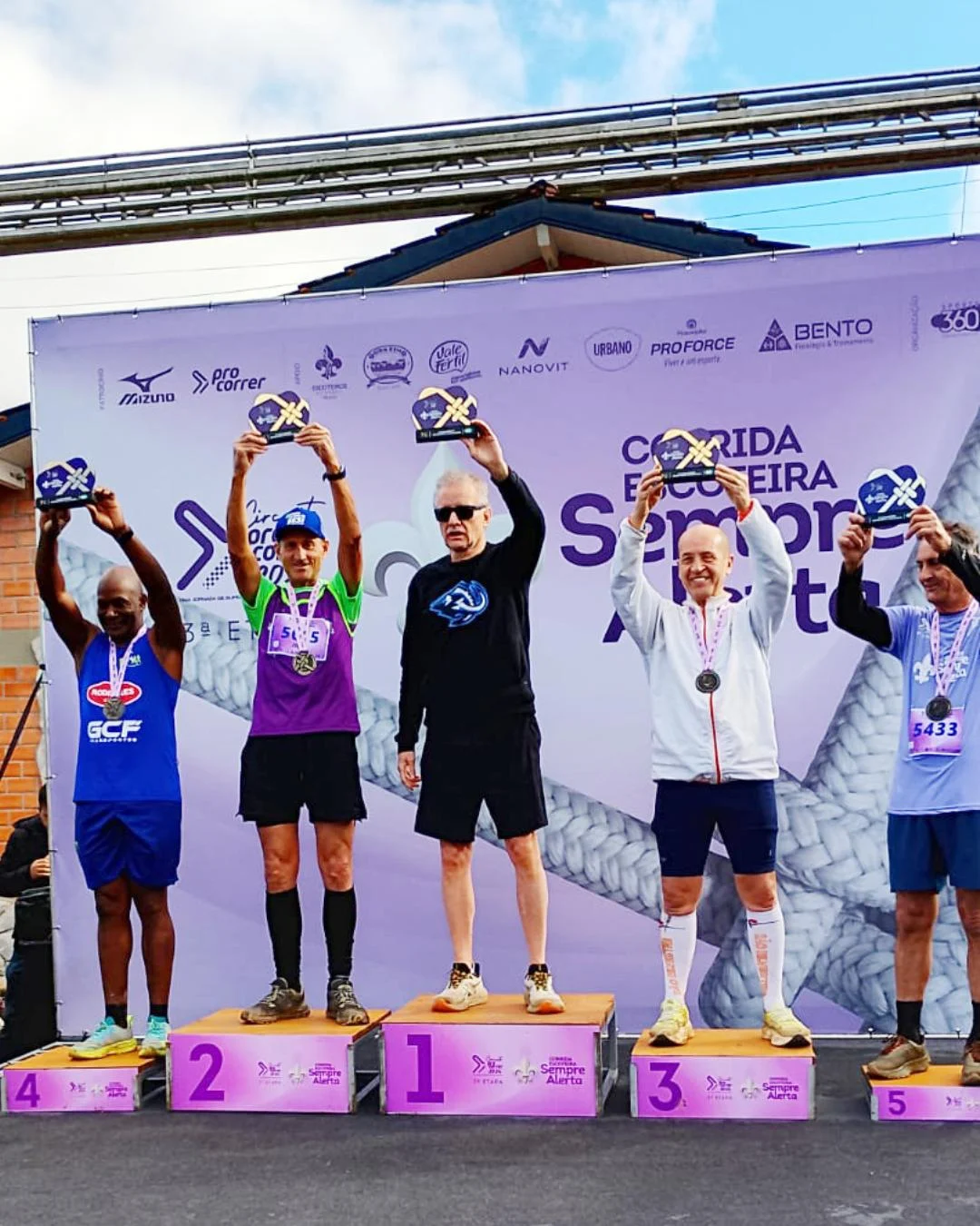 Lambari foi o 2º no pódio da terceira etapa do Circuito Procorrer