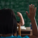 NP: Licitação para compra de uniformes para alunos da rede municipal tem vencedor