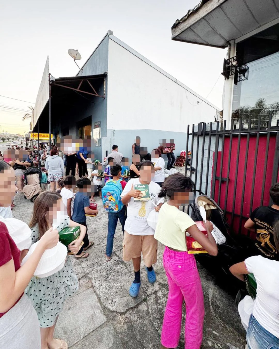 Projeto Vó Nelsa precisa de doações para preparar sopa que distribui às famílias carentes