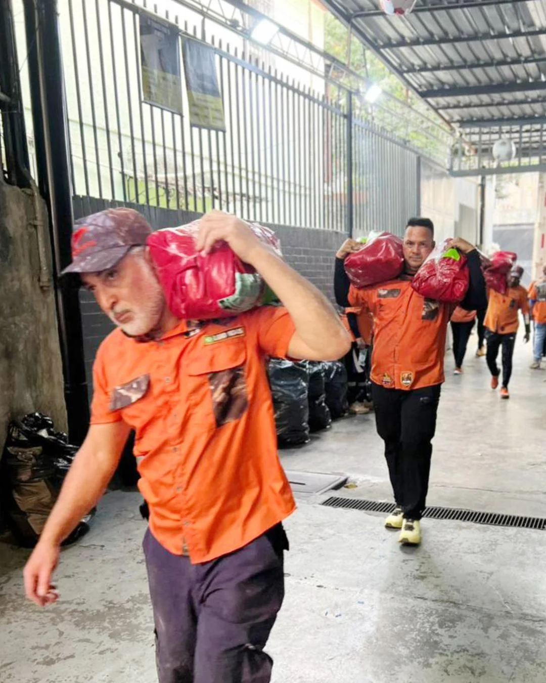 Araucariense que foi voluntário na Venezuela por 15 dias relata cenário de guerra