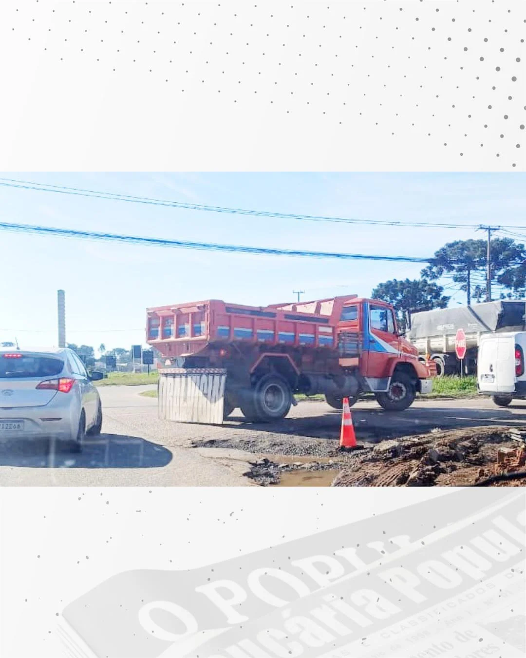 Motoristas reclamam de buraco na João Assef e Via Araucária diz que fará vistoria no local