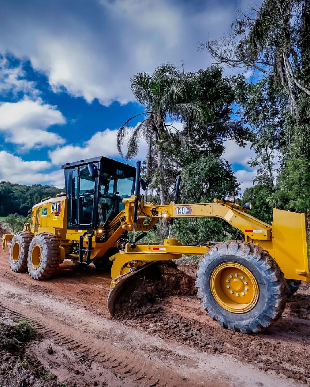 Novos maquinários da Prefeitura já reforçam melhorias nas estradas rurais de Araucária