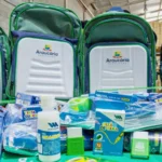 Pela 1ª vez na história, alunos das escolas municipais de Araucária recebem kit de material escolar