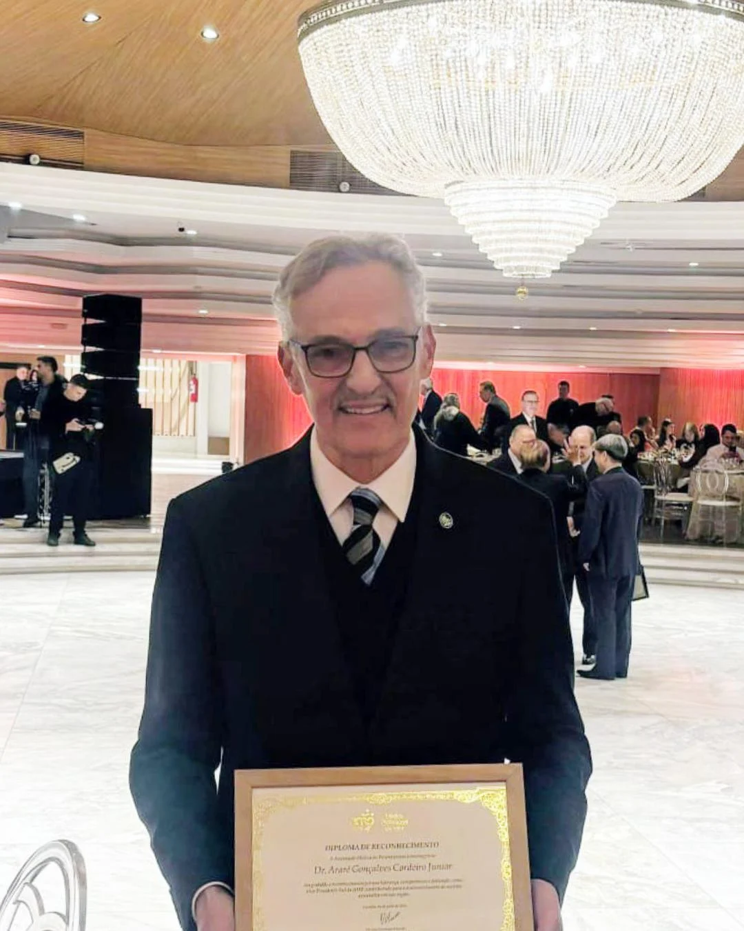 Presidente da Associação Médica de Araucária recebe reconhecimento da AMP