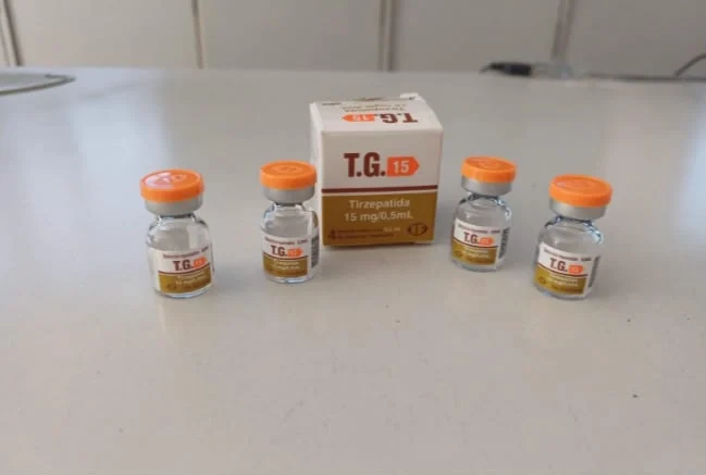 Com carro da Câmara, vereadoras de Contenda que traziam contrabando do Paraguai são pegas pela PRF Com carro da Câmara, vereadoras de Contenda que traziam contrabando do Paraguai são pegas pela PRF