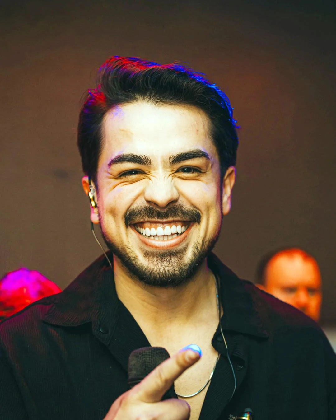 Cantor Matheus Souza está na semifinal do Concurso Hit 98: vote!