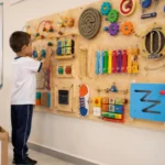 Colégio pede doações para criar painéis sensoriais que serão usados no apoio de alunos com autismo