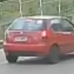 Dupla em carro Palio vermelho assaltam três pessoas no bairro Costeira