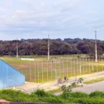 Moradores que utilizam o campo do Tupy pedem iluminação no período noturno