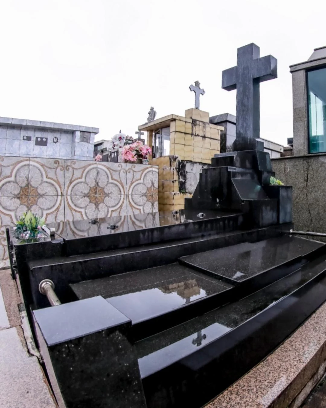 Prefeitura orienta sobre prazos para serviços nos cemitérios antes de Finados