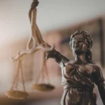Carta do Editor: Entre a vergonha e o precipício