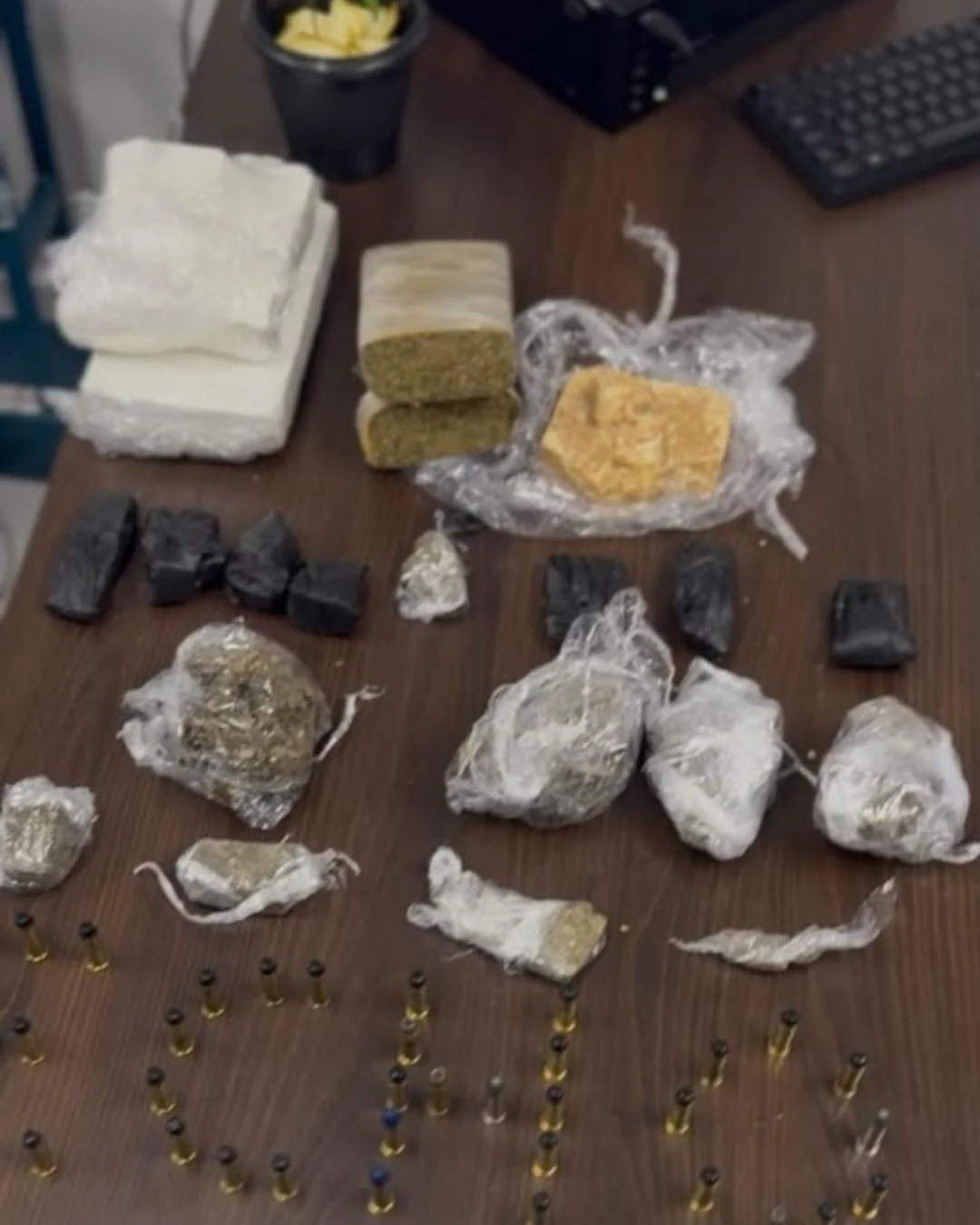 Chamado de socorro termina com apreensão de drogas e munições no Tindiquera