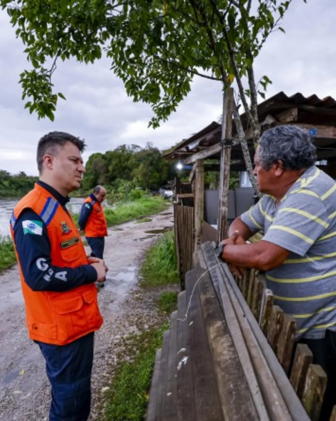 Defesa Civil de Araucária monitora áreas de risco e orienta moradores após chuvarada de quarta e quinta