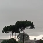 Pancada de chuva está prevista para atingir a cidade no sábado (5) com precipitação podendo chegar a 31.7 mm