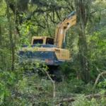 Prefeitura realiza limpeza de córrego para reduzir alagamentos no Jardim Maranhão