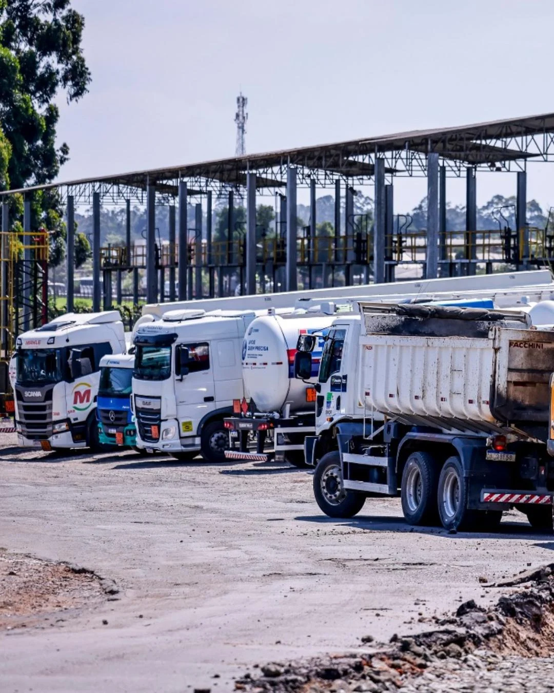Rua Doutor Eli Volpato recebe obras para implantação de novo asfalto