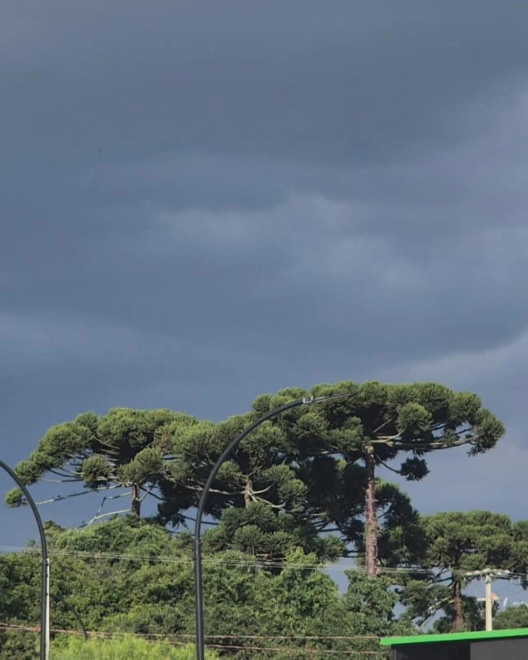 Virada para o mês de outubro será marcada com muita chuva na cidade