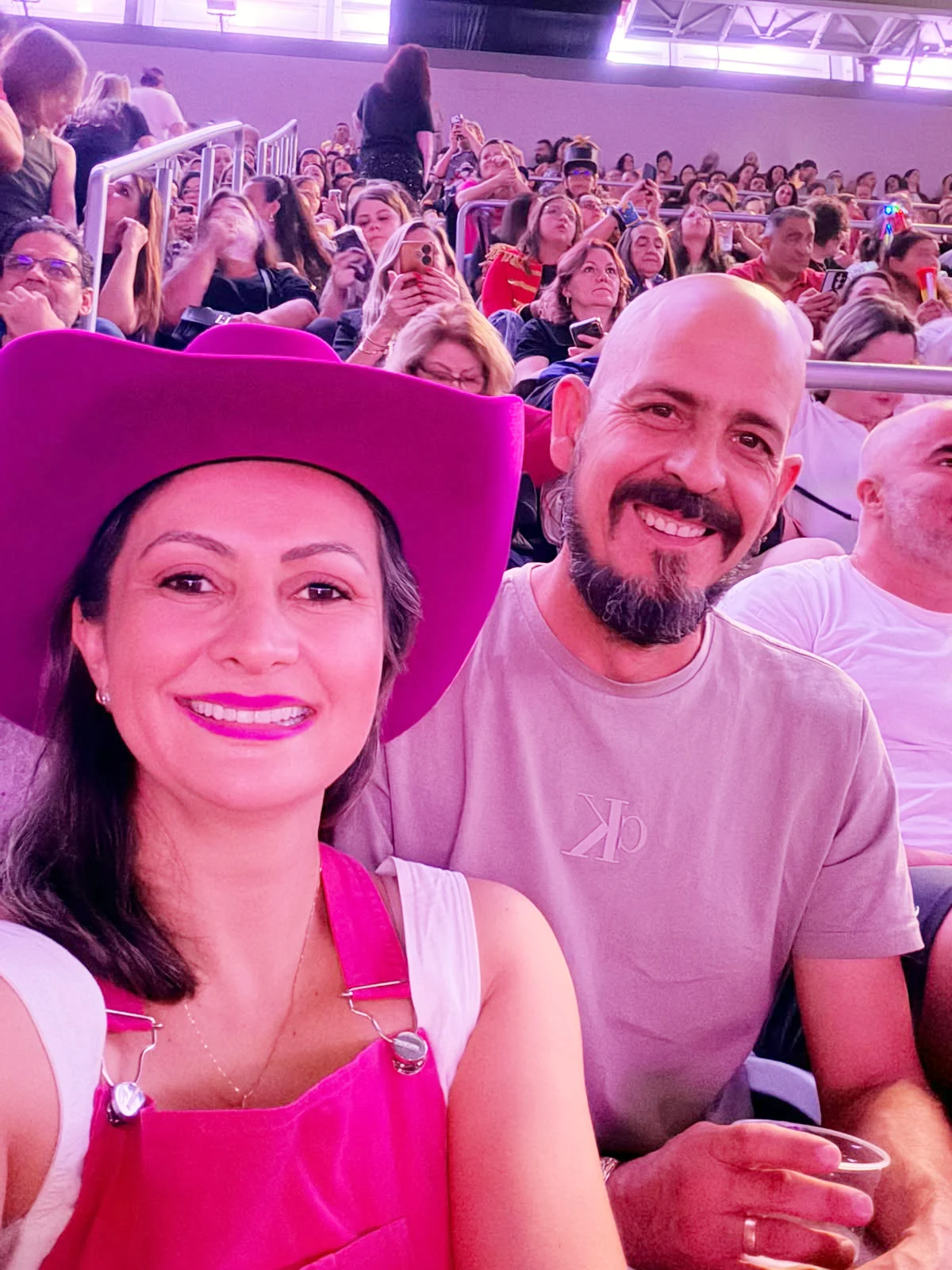 Araucarienses acompanham último voo da nave da Xuxa em Curitiba