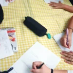 Alunos do Colégio Helena assumem o papel de contadores de histórias para seus próprios pais