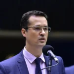 Dicesar Beches Júnior: Deltan foi eleito? Entenda o impasse jurídico no Senado do Paraná