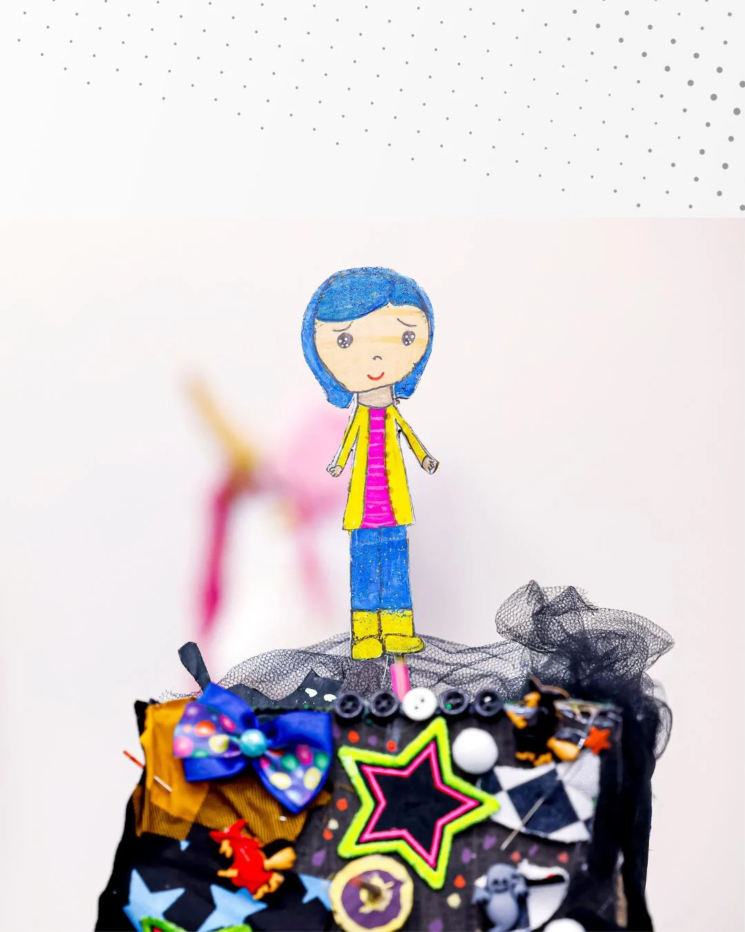 Exposição reúne obras criadas por crianças e adolescentes nas oficinas de arte