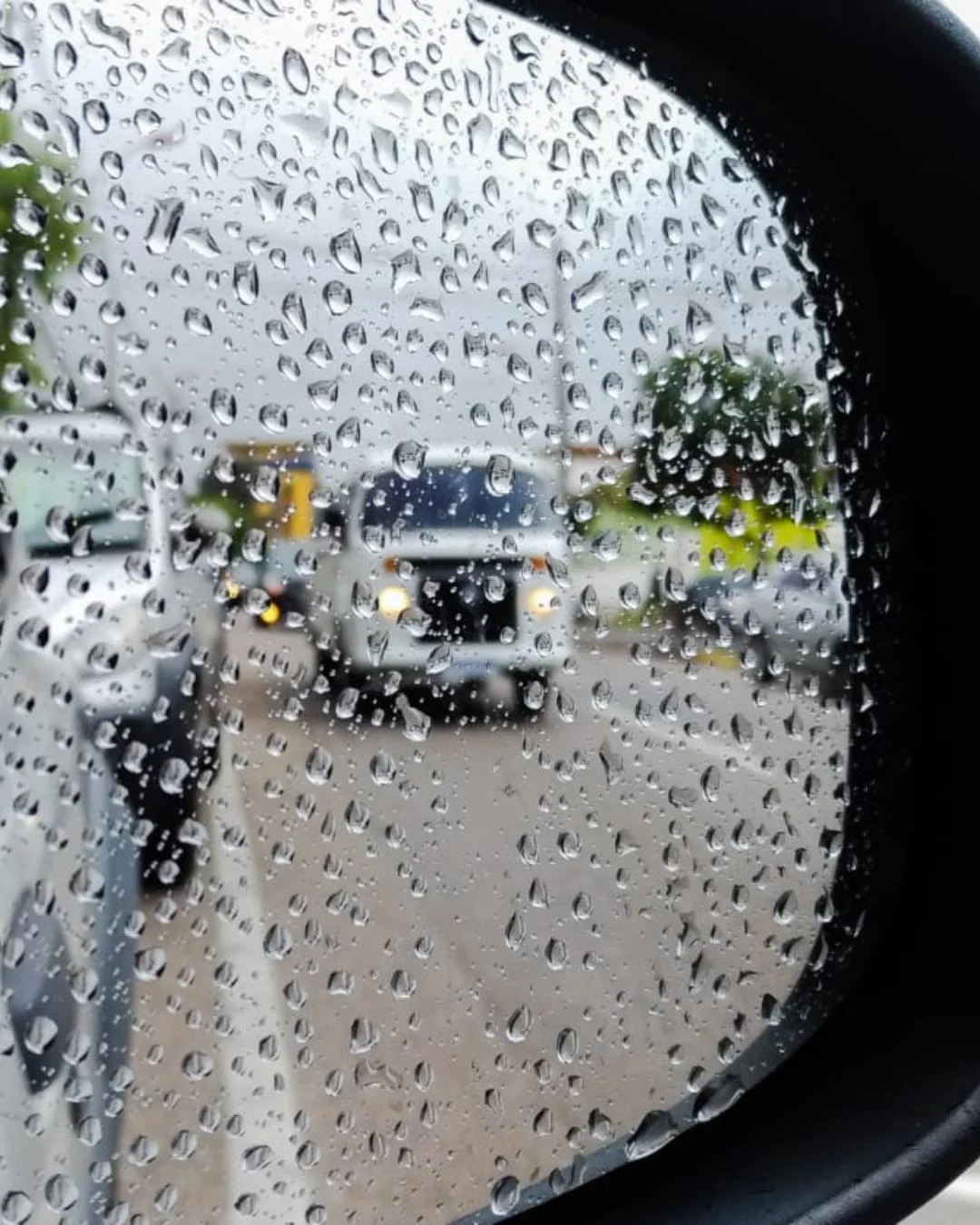 Novembro iniciará com previsão de chuva e temperatura máxima de 26°C