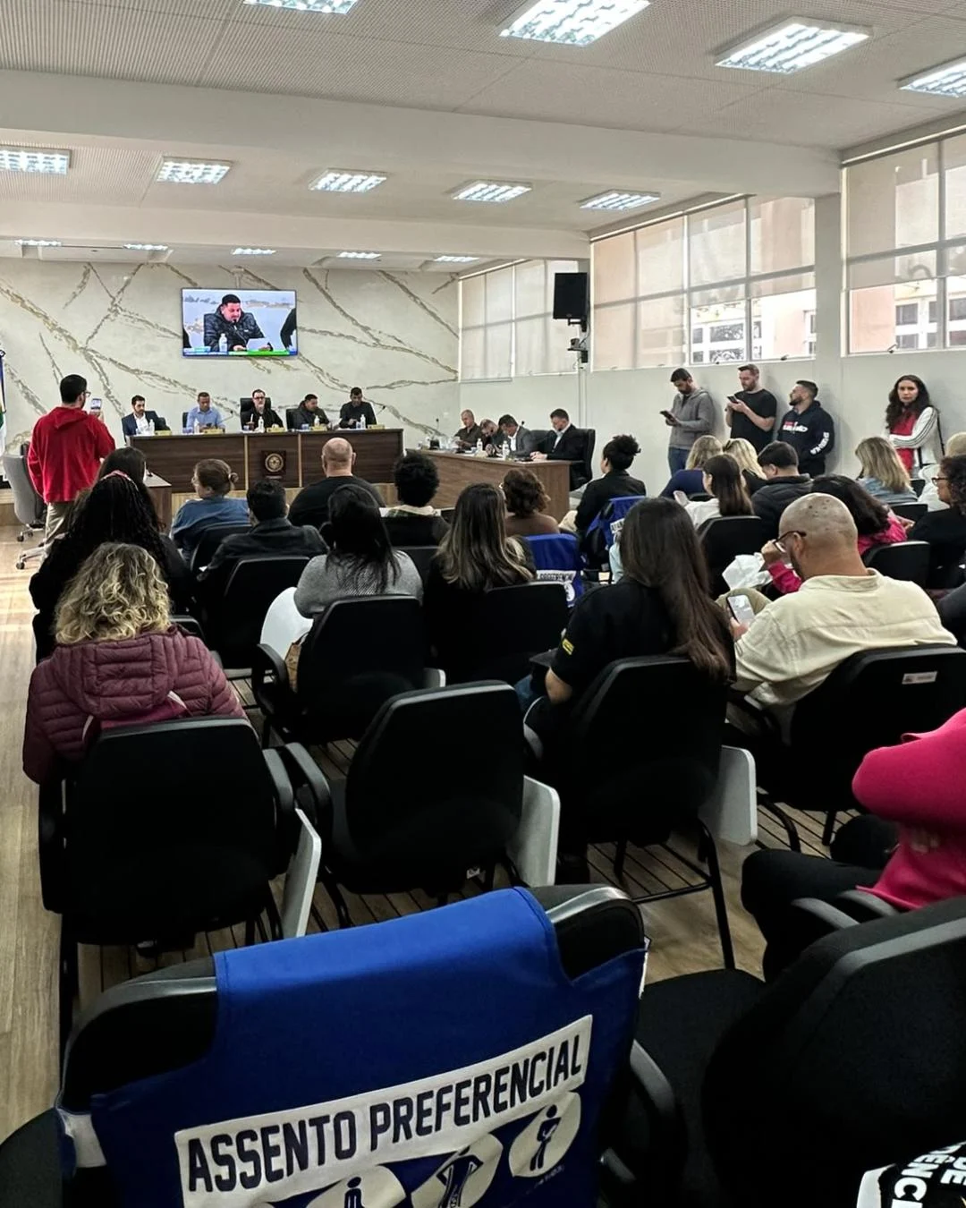 Após não conseguirem retirada de emenda à Lei Orgânica, sindicatos decidem encerrar greve